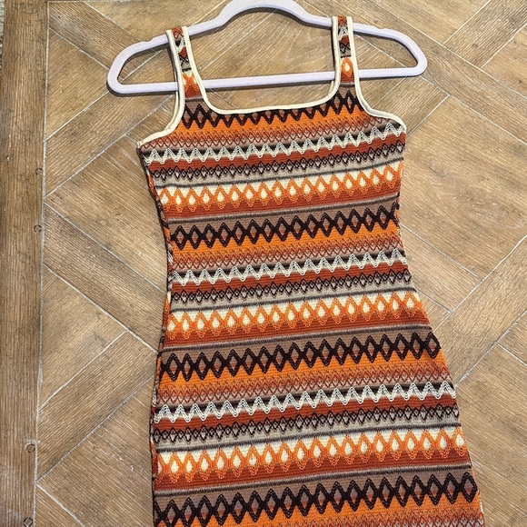 Orange and Black Patterned Maxi Dress - Picture 2 of 3